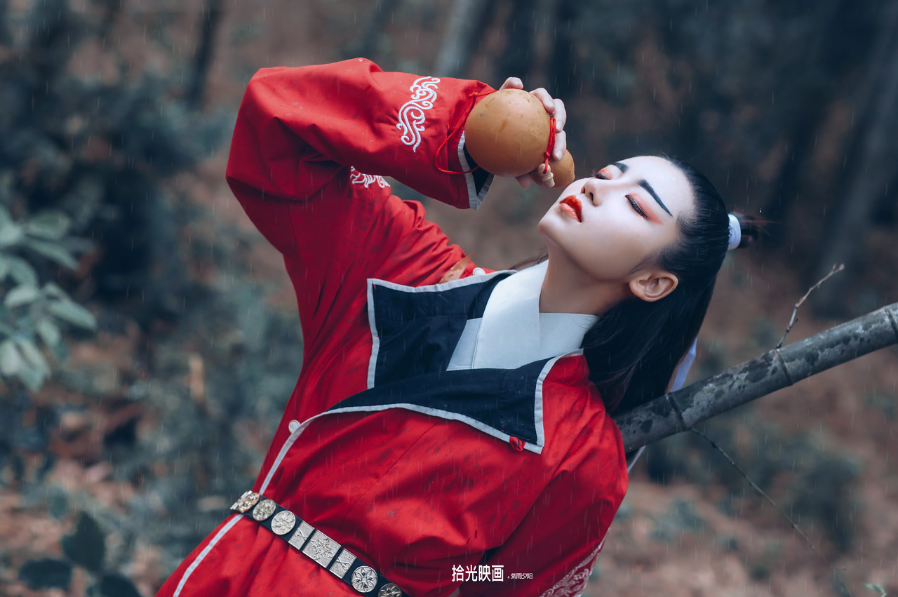 小说穿越洪荒成为第1只食铁兽,穿越洪荒修炼神功小说