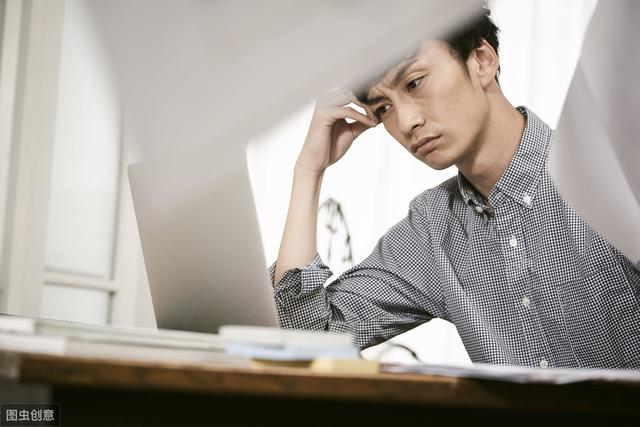 小说高官欺负穷小子,主管欺负小伙结果打脸了