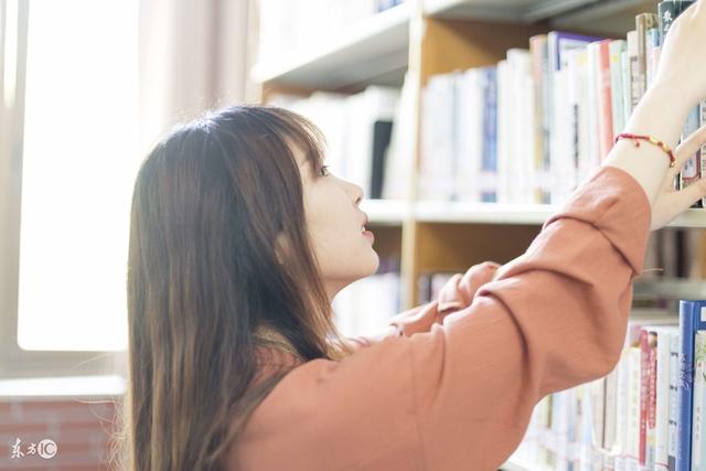 小说：男人病重，女儿亲了小伙十秒，小伙吸够了灵气：我来治