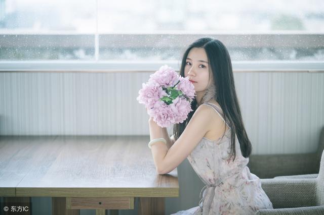 两个女鬼小说,两个女鬼的小说