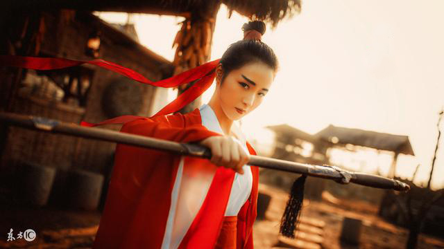 故事：当他听到对方可以治好怪病，这让他心中一喜，连忙点头应答