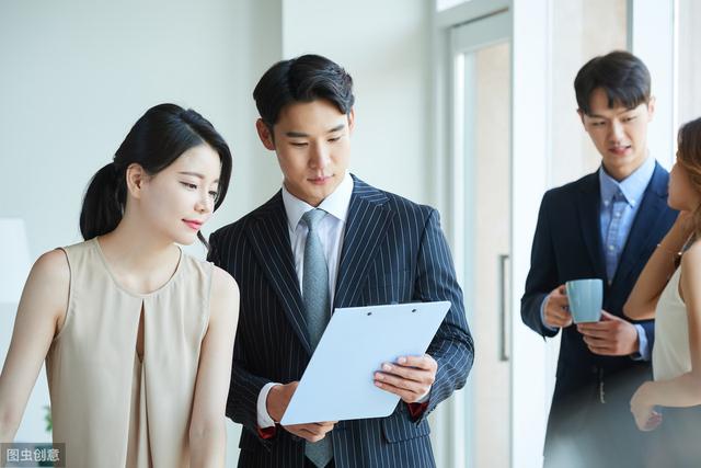 小说：小姨子怕姐姐爱上姐夫，听说姐姐一家要去买衣服，非得跟着