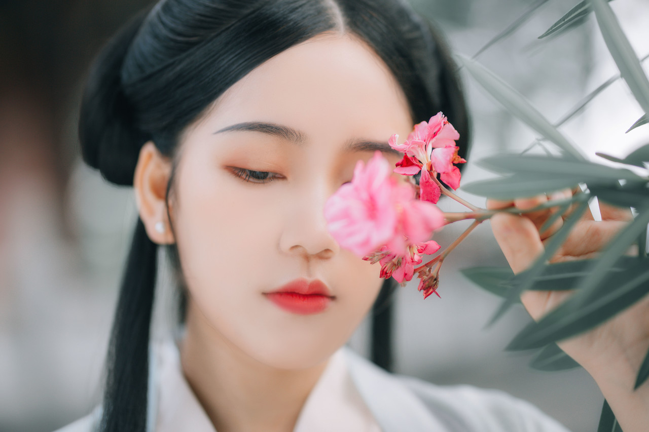 小说：嫡女途中离席，假装去如厕，竟是为了和如意郎君制造偶遇