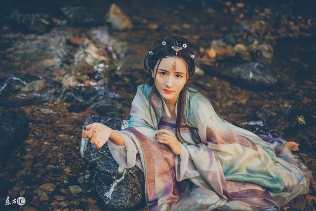 小说：有钱商人就得一男孩，求现代女军医给娘子治不孕。