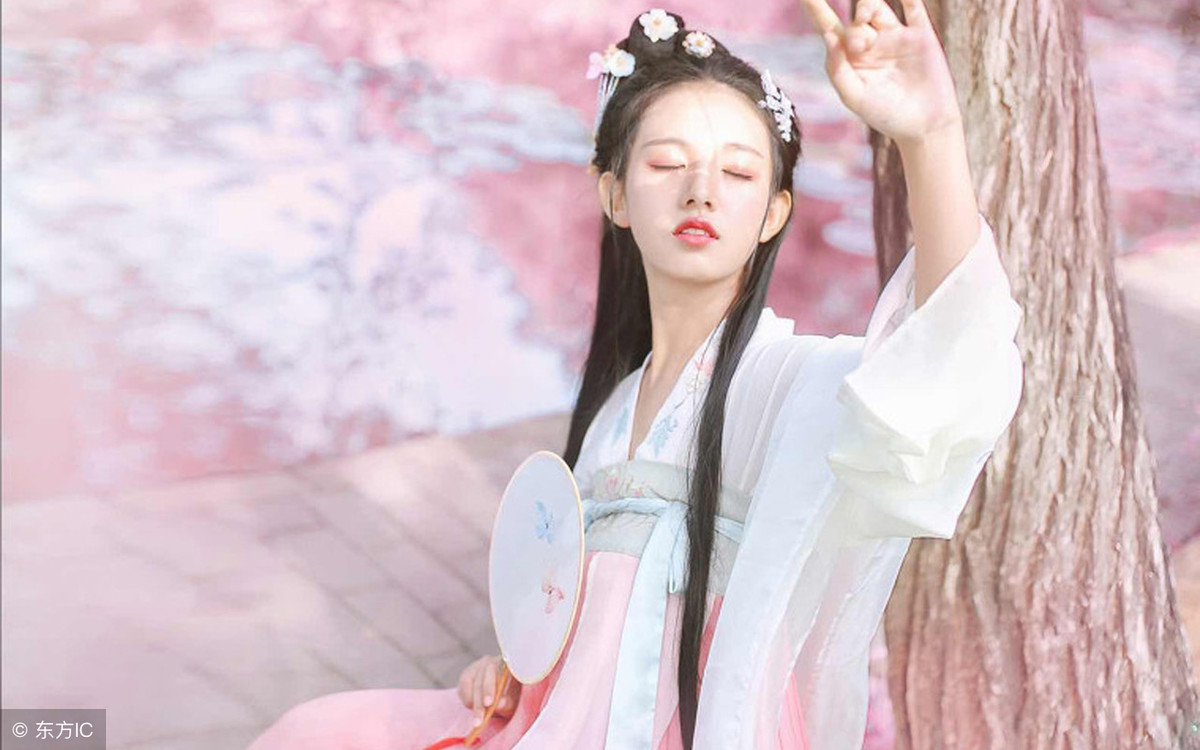 小说：她重生异界，以武称尊，重踏强者之路，要站在世界之巅