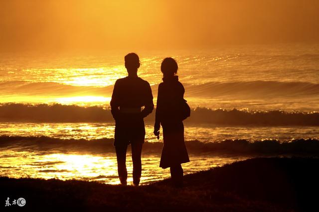 小说：众人嘲笑她是*子骗**医生，殊不知，她就是他们口中的神秘神医