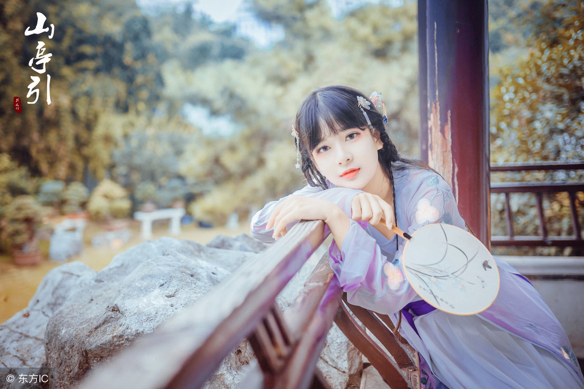 小说：身为毒奶的她，只会反向治疗术，