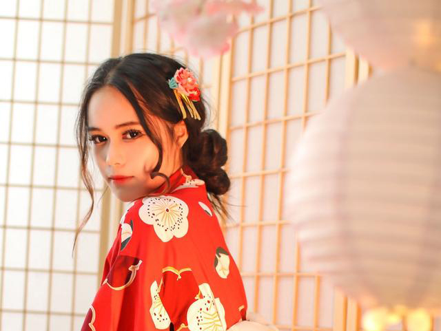 小说：啥？176岁的师傅有个300岁的女儿？