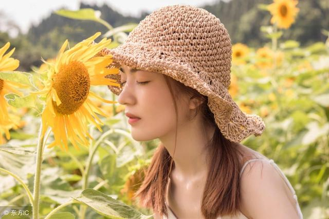 小说：小伙上班身体不舒服，竟被主管一脚踹倒，小伙气得疯狂找刀