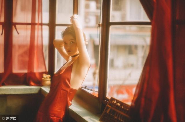 小说：小伙获得涨停板系统，意外发现女神炒股亏了1500万