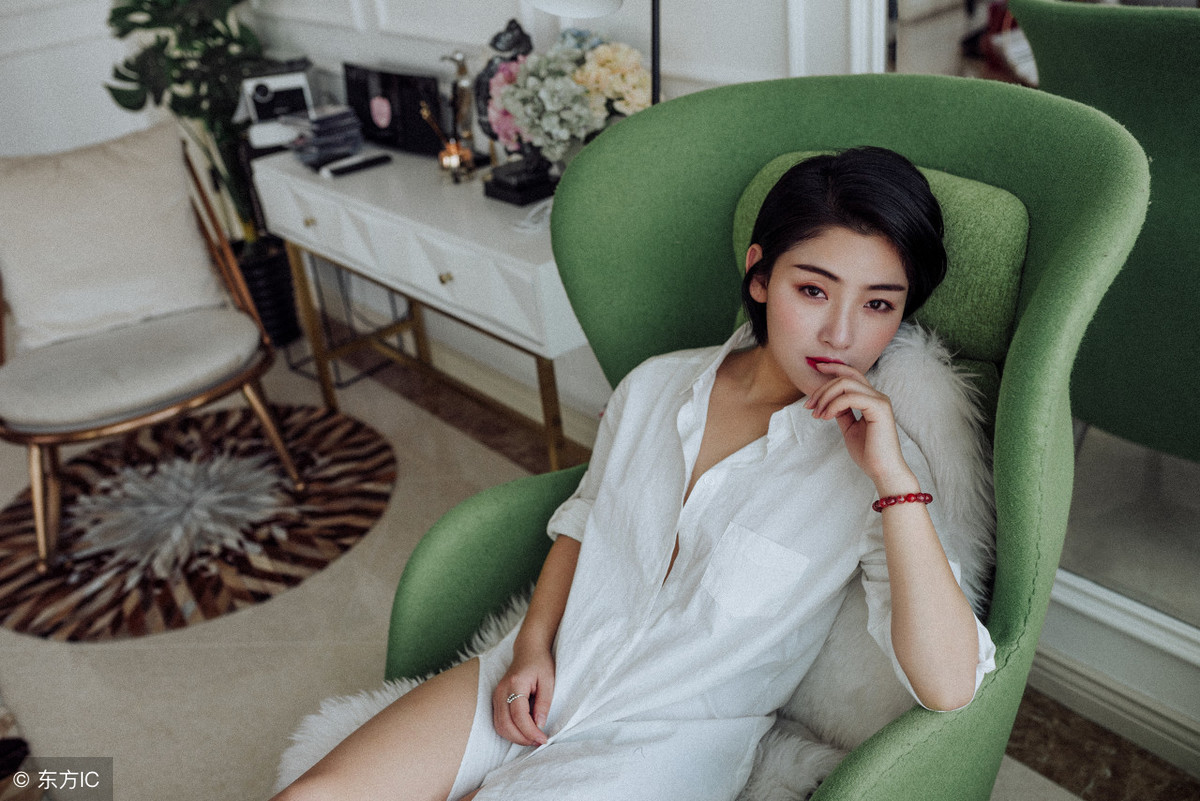 小说极品女神赖上我,小说女神总裁赖上我