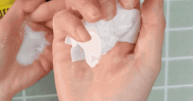 羽绒服脏了？千万别水洗！教你一招，羽绒服干净如新，真实用