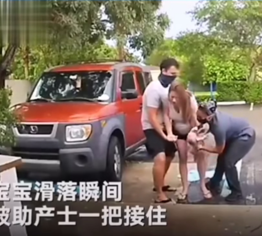 美国孕妇医院门口站着产子,美国产妇在家生小孩