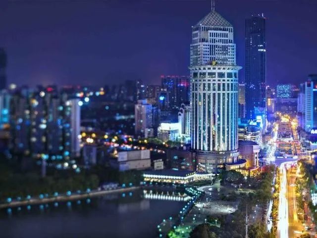 武汉最新顶级酒店入驻,武汉汉口豪华酒店推荐