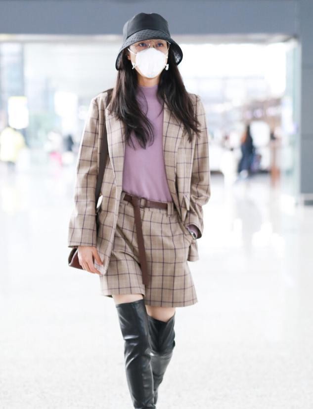 夏季西装短裤怎么搭配上衣,秋季西装短裙穿搭技巧