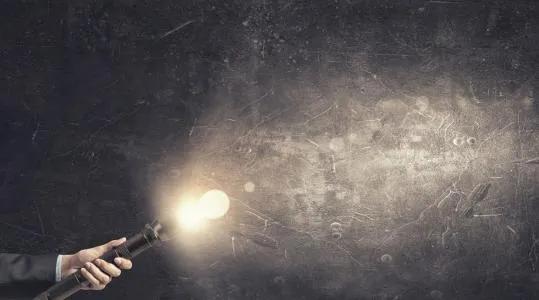 水均益推荐的说话艺术：只需一招，告别尬聊和冷场