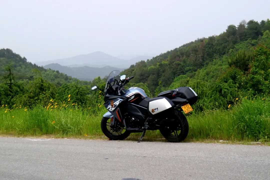 本田cb400f与cb400x哪个骑着舒服,本田cb400f和cb400x骑行感受