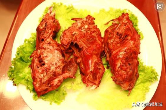 鲁东南常说：要想吃好饭诸安二县，为啥诸城人的美食却是烤鸡背