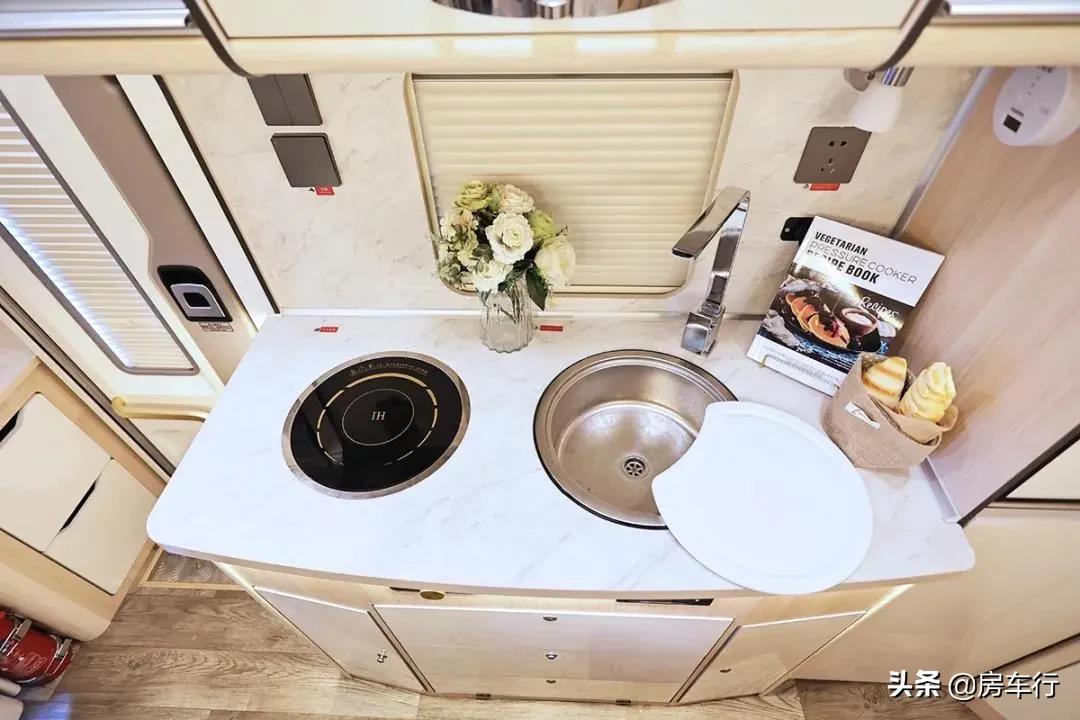 鍗撹秺x3鎴胯溅,鍗撶編浜氬崜瓒妜3鎴胯溅