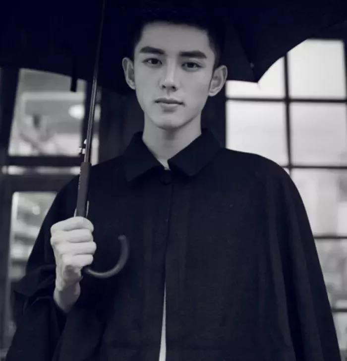 超丧成熟稳重的头像男,丧到极致的男生头像真人