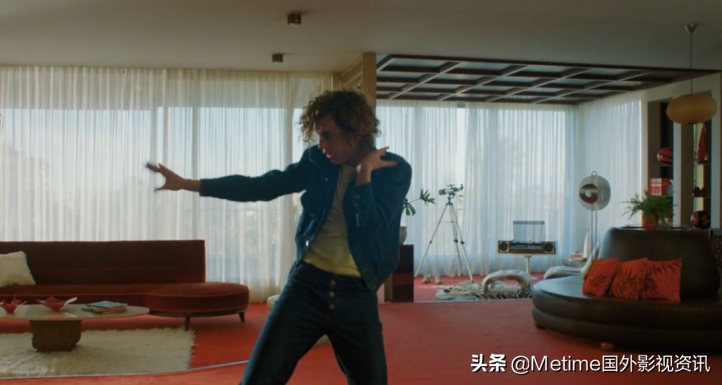 *欲情**疯狂、*社会反**，他美得像梦露却杀人无数