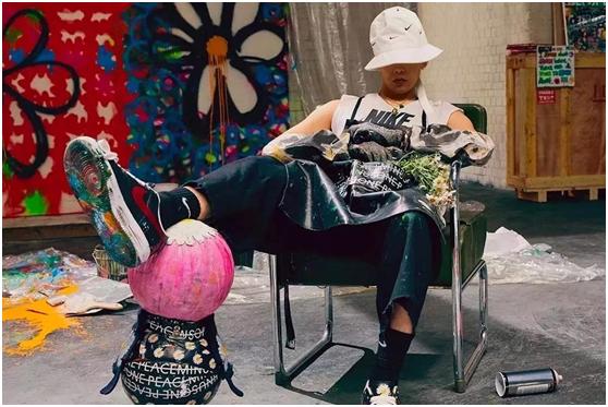 权志龙ins帅照,权志龙晒复古照