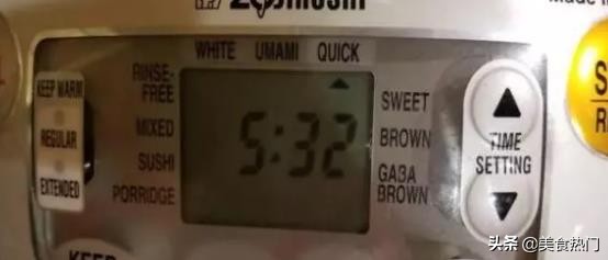 三步轻松搞定电饭煲蛋糕制作教程,彻底告别失败电饭煲蛋糕详细做法