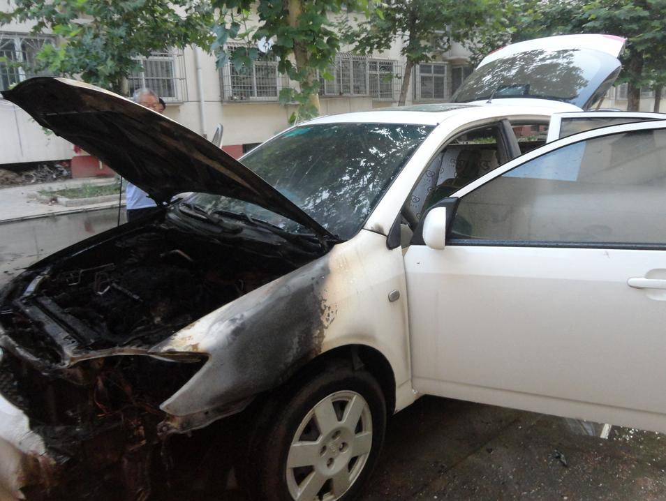 如何正确处理汽车自燃,汽车自燃如何自救