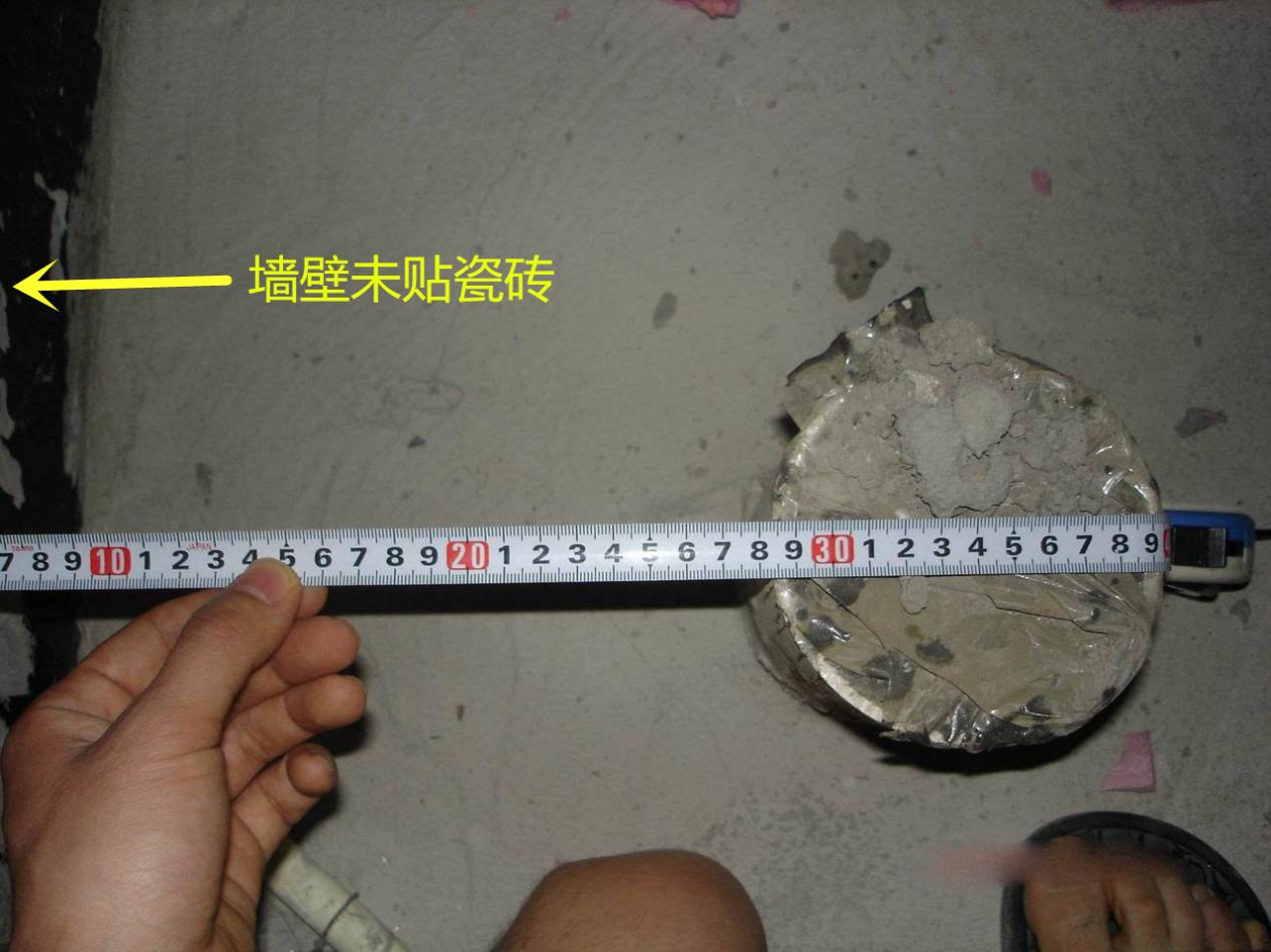 马桶安装移位器高出地面,卫生间马桶安装了移位器