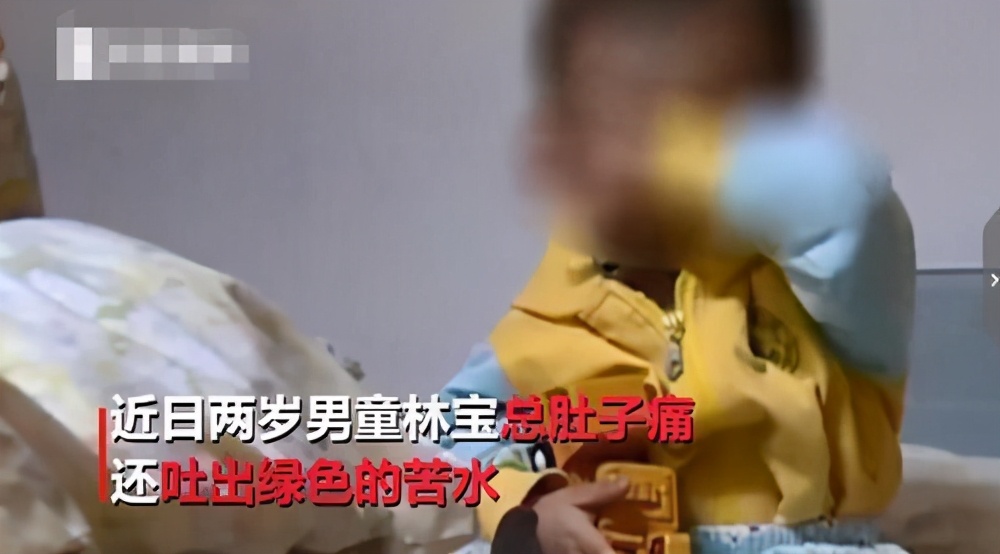 10岁小孩呕吐绿色的苦水怎么缓解,2岁宝宝吐绿色粘稠物怎么办