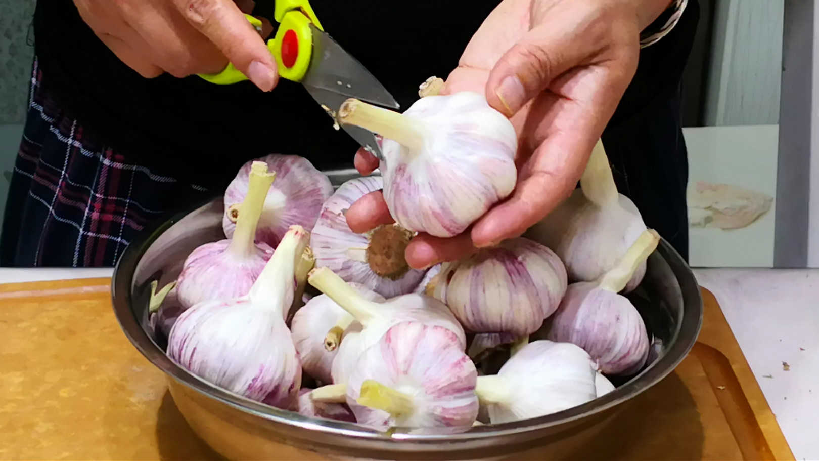 腌糖蒜需要放白醋吗,腌糖蒜直接放醋和糖可以吗