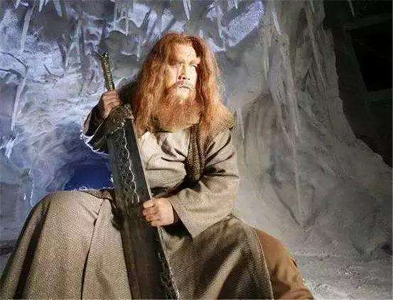 倚天剑和屠龙刀谁造的,倚天剑和屠龙刀特点和区别