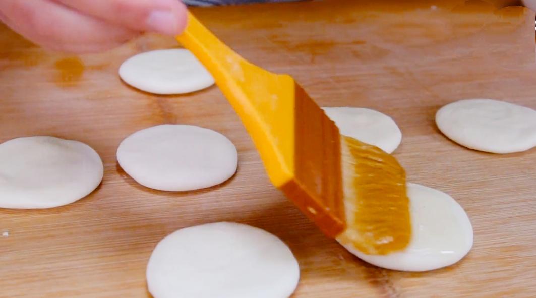 烙单饼最软最简单的方法,家常单饼的烙法