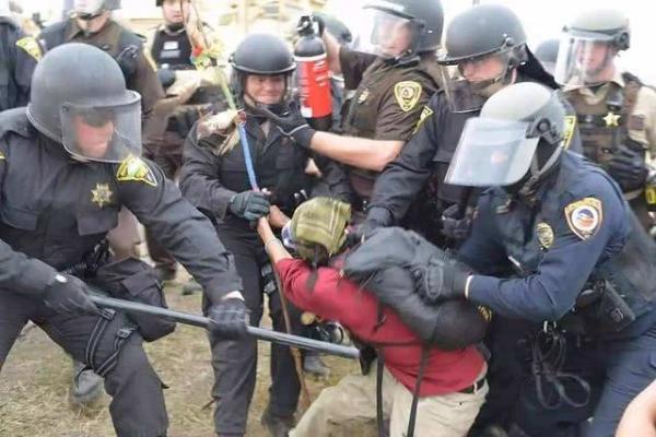 美国纽约街头抢劫,美国纽约抢劫案