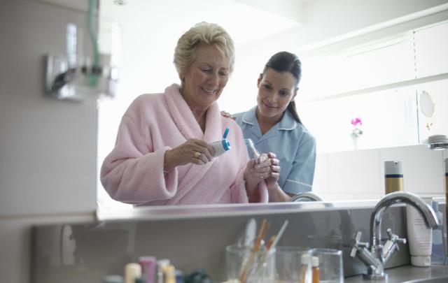 老年人多大岁数开始掉牙？掉牙后，该关注哪些问题？