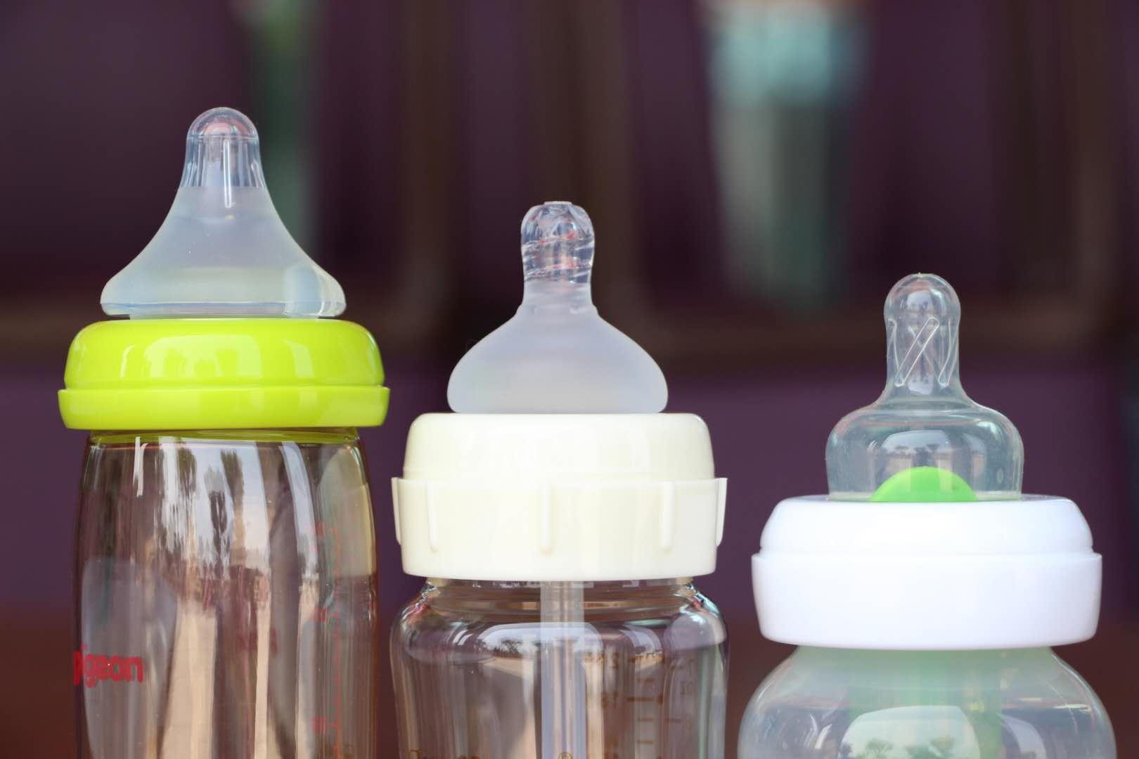 宝宝自主喝奶推荐平价奶瓶,让宝宝爱上喝奶