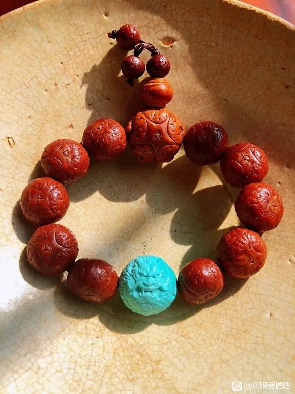 高格调手腕配饰,秋季时尚小配饰