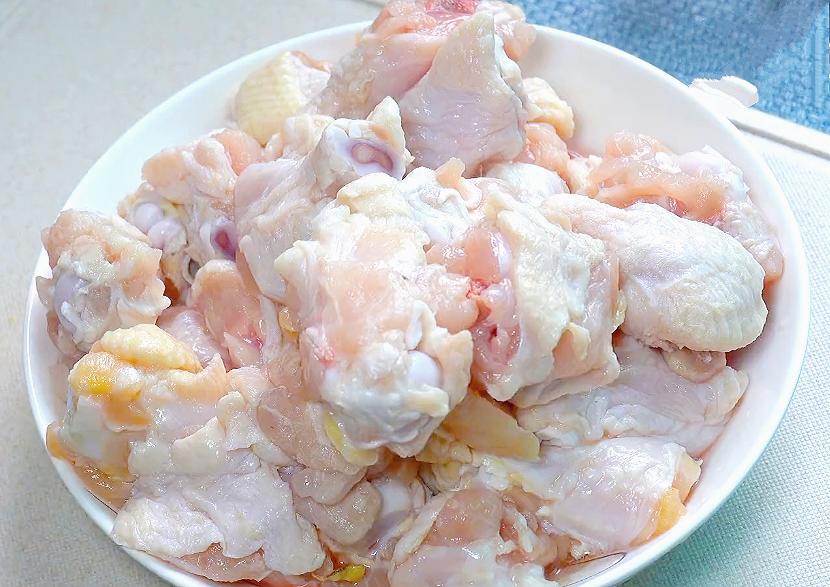 最近很火的黄焖鸡，大厨教你正宗做法，学会后再也不用点外卖了