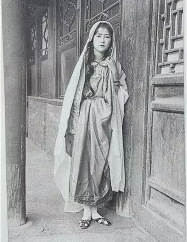 梁思成第二任妻子林洙的照片有吗,梁思成第二任太太林洙简介