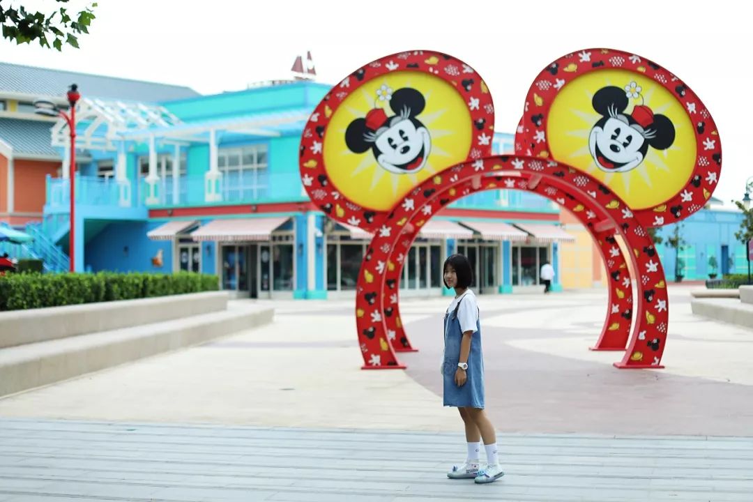 暑假两个人旅游要花多少钱,暑假两人去迪士尼多少钱