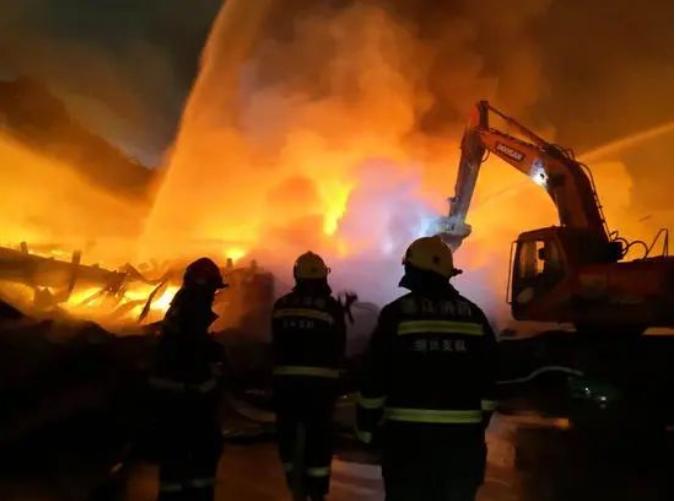 严厉追责▏企业厂房发生火灾,不只是经济损失!