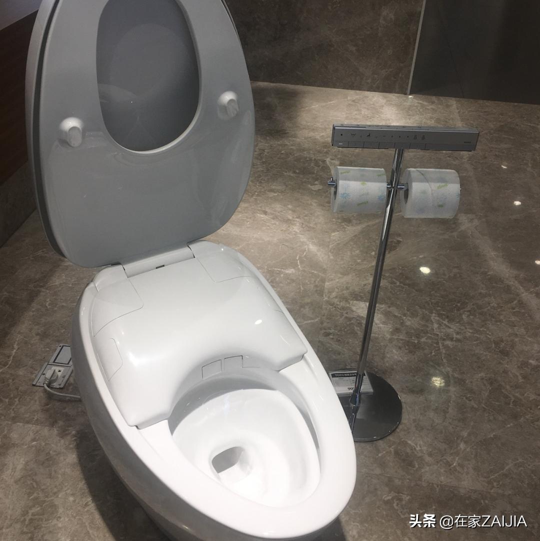 潜入建材城一周，发现很多人买智能马桶被店员大忽悠