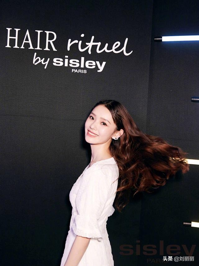 从行走的种草机到香家官方大使，林允靠什么在时尚圈步步升级？