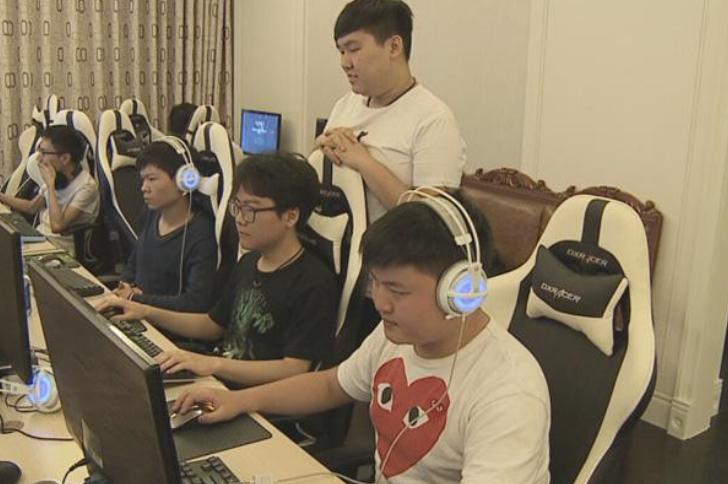 身价千万网瘾少年,背负骂名20年