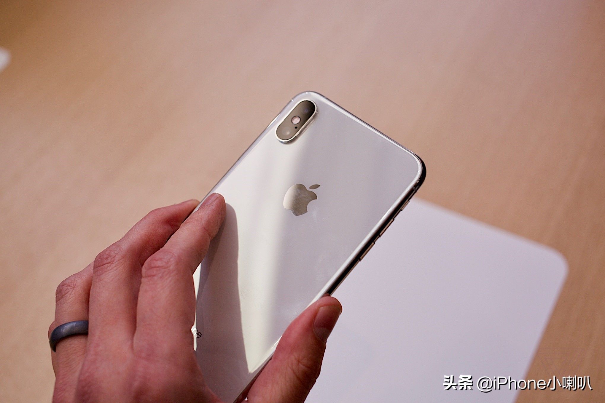 历代iphone特殊配色盘点,盘点iphone历代手机的通病