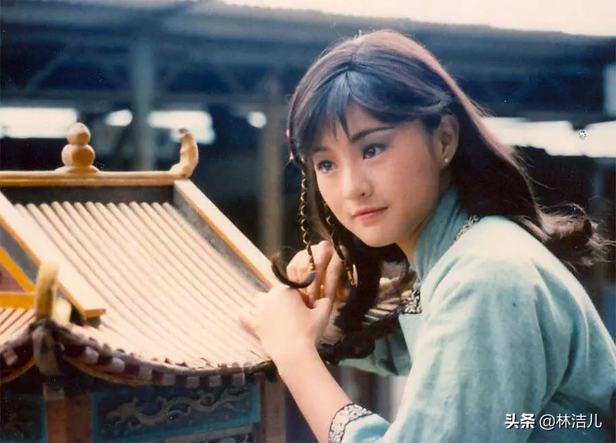 昔日霸王花李赛凤享受现在生活,还记得最美港姐李嘉欣吗