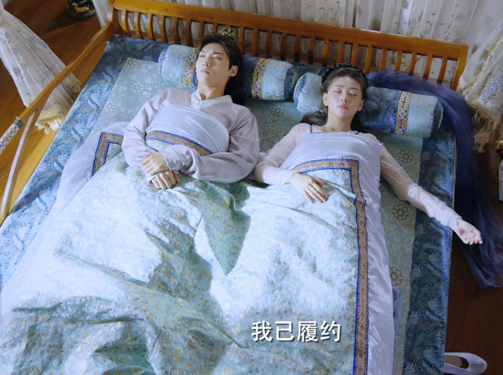 一人分饰三角片段,一人分饰多角电视剧吻戏