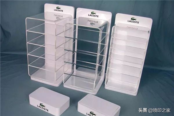 亚克力污渍去除小妙招,去除亚克力上的污渍和划痕小技巧