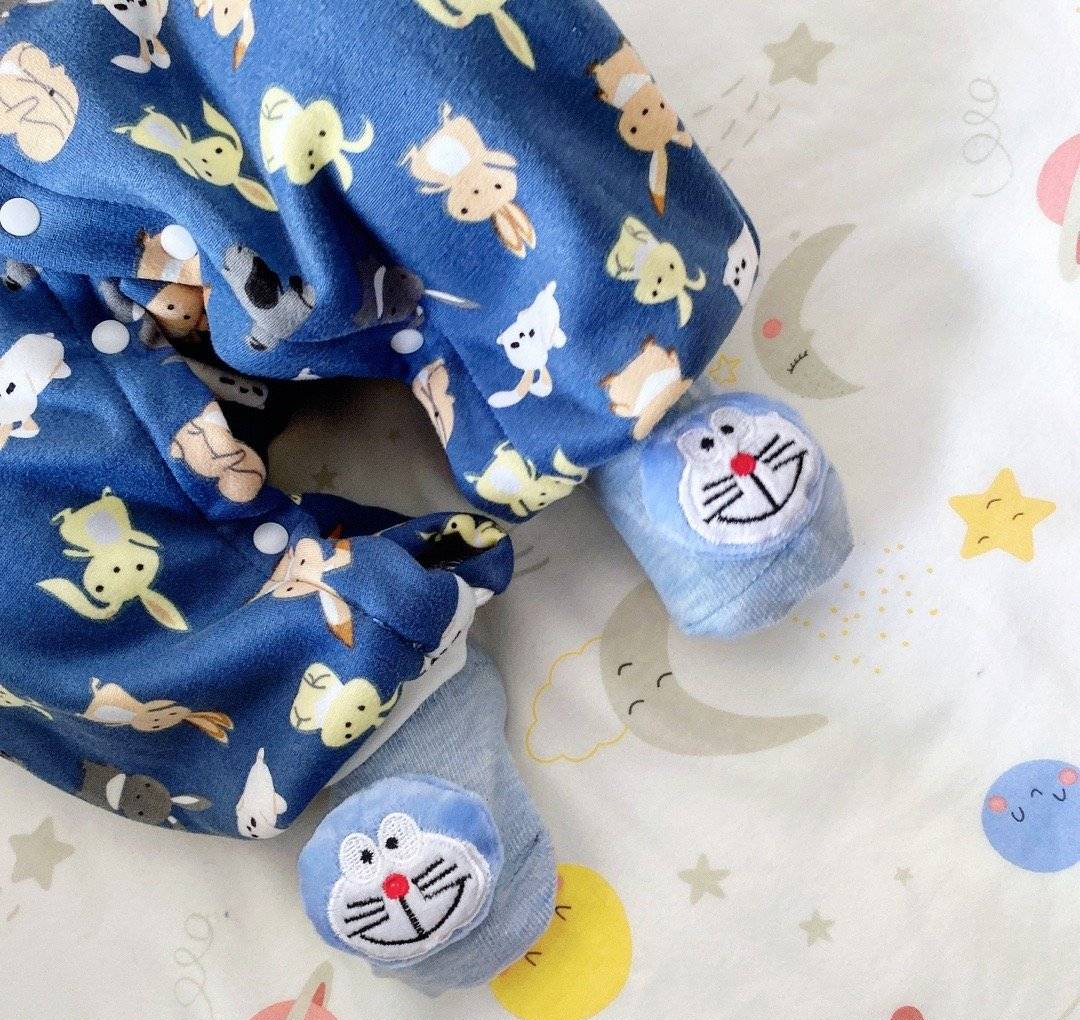 新生宝宝的衣服怎么穿,新生儿宝宝穿衣服教程