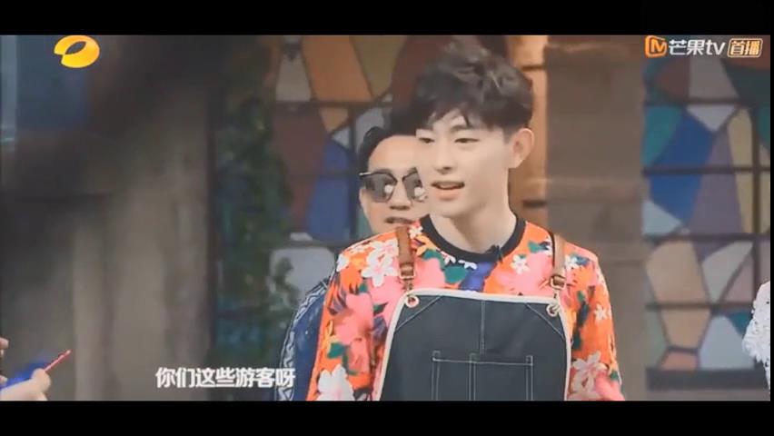 邓伦可爱集锦，面膜伦，傻鸟伦，看了让你心情好起来的小奶伦